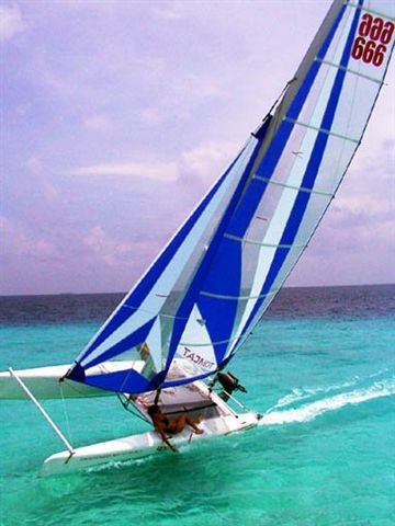 boli2001_8.jpg - Copyright by TOMASO SAIL & SURF
since 2001
---------------------------------
http://www.tomaso.com