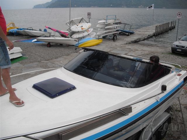 CIMG8765.JPG - Letzte Handgriffe an der Joda 5700 - zu chartern bei TOMASO SAIL & SURF!