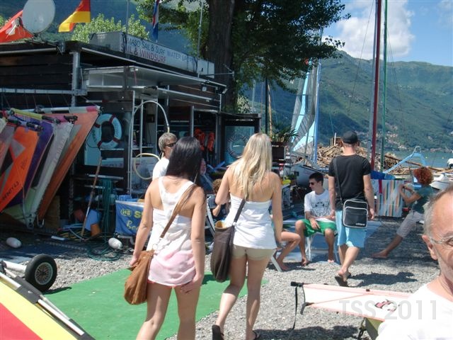 CIMG1840.JPG - Und wieder Holz vor der Hütte...