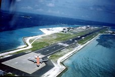 FLUGHAFEN HULULE