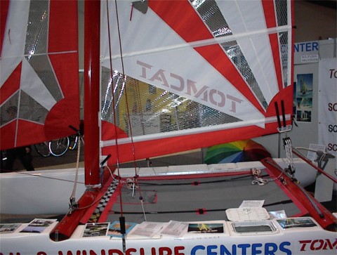Am Stand von TOMASO SAIL & SURF auf der CFT 2002 in Freiburg